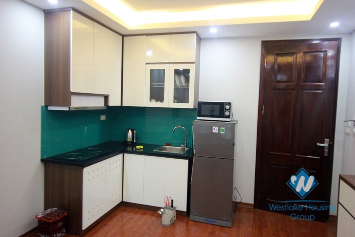 Lovely studio for rent in Hoang Hoa Tham street, near city center.